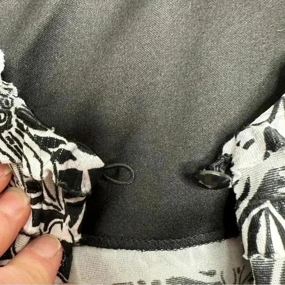 R&M Richards Ruffled Fabric  Blazer Black & White Floral Size 14W - Picture 8 of 16